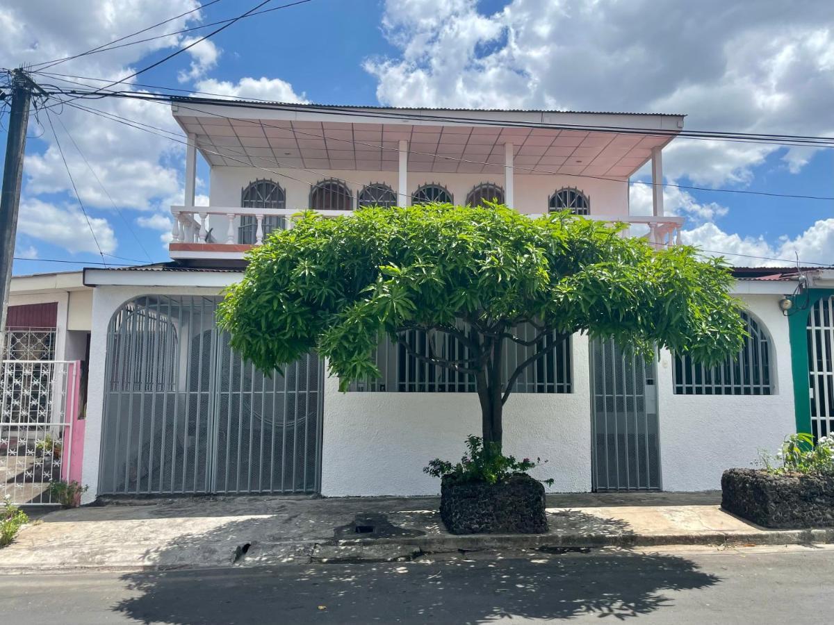 Casa Robles - Room Close To Airport #2 Managua Eksteriør billede